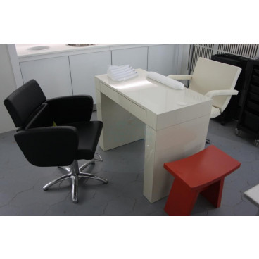 Маникюрный стол Apex