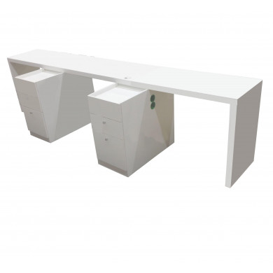 Маникюрный стол Triple