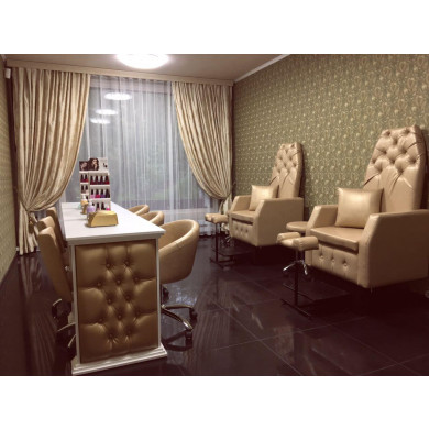 Маникюрный стол Сабина